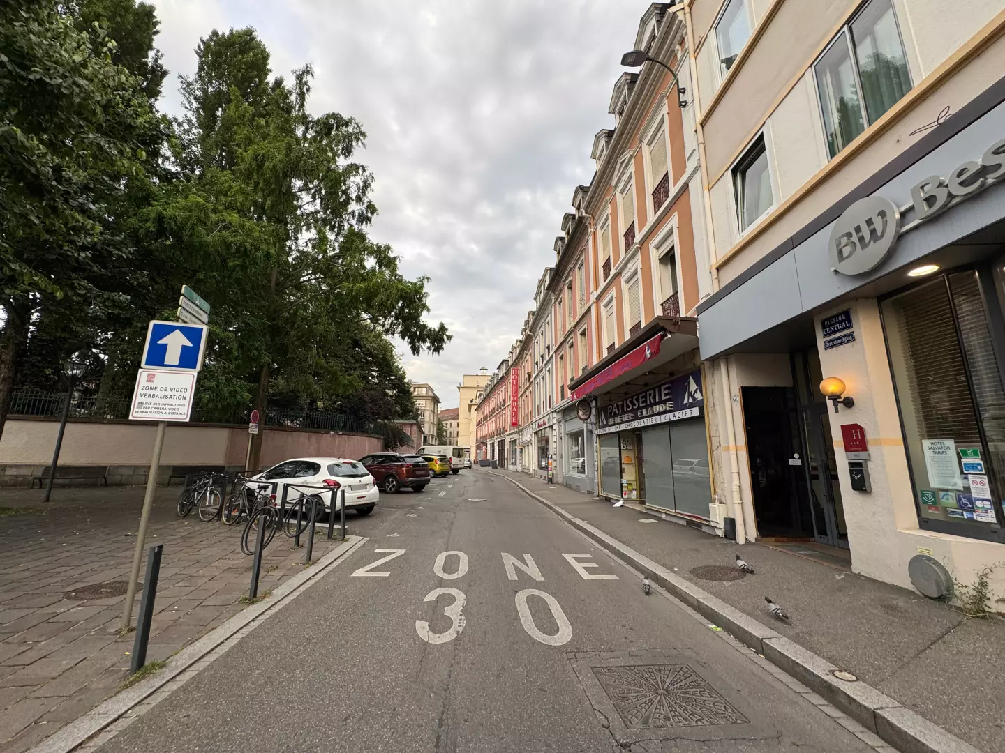 Photo de PASSAGE CENTRAL